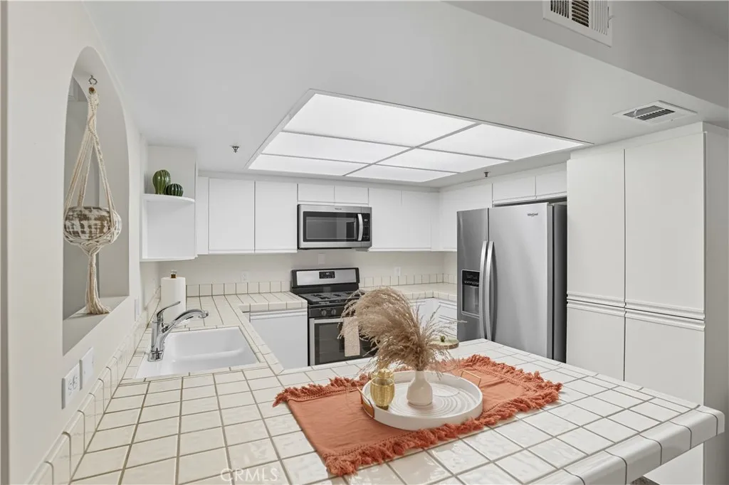 43131 Wall H, Hemet, California 92544 home-pic-9